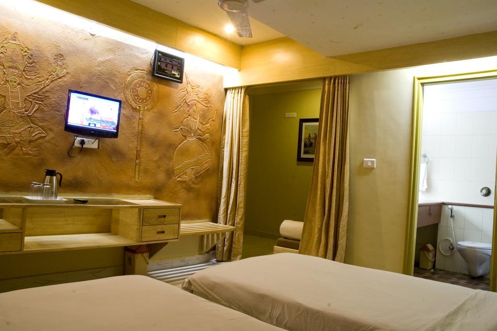 Parklane Hotel Mysore Eksteriør billede