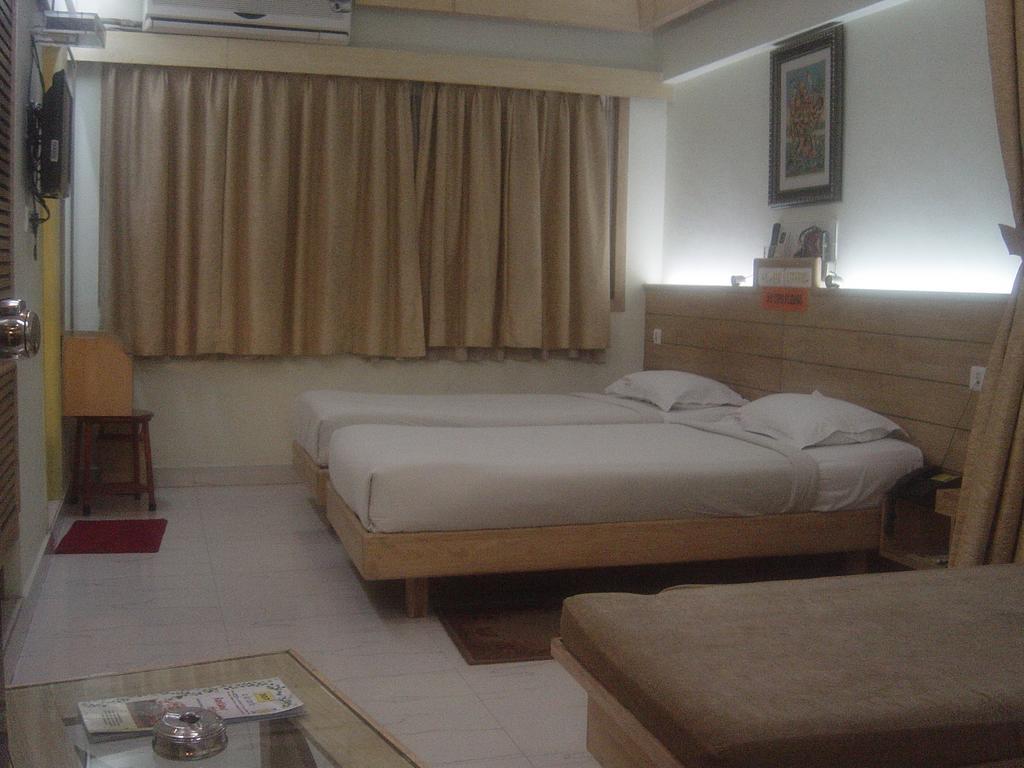 Parklane Hotel Mysore Eksteriør billede