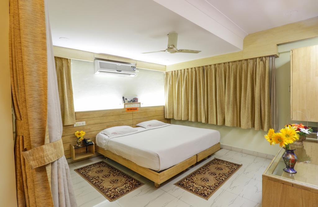 Parklane Hotel Mysore Eksteriør billede